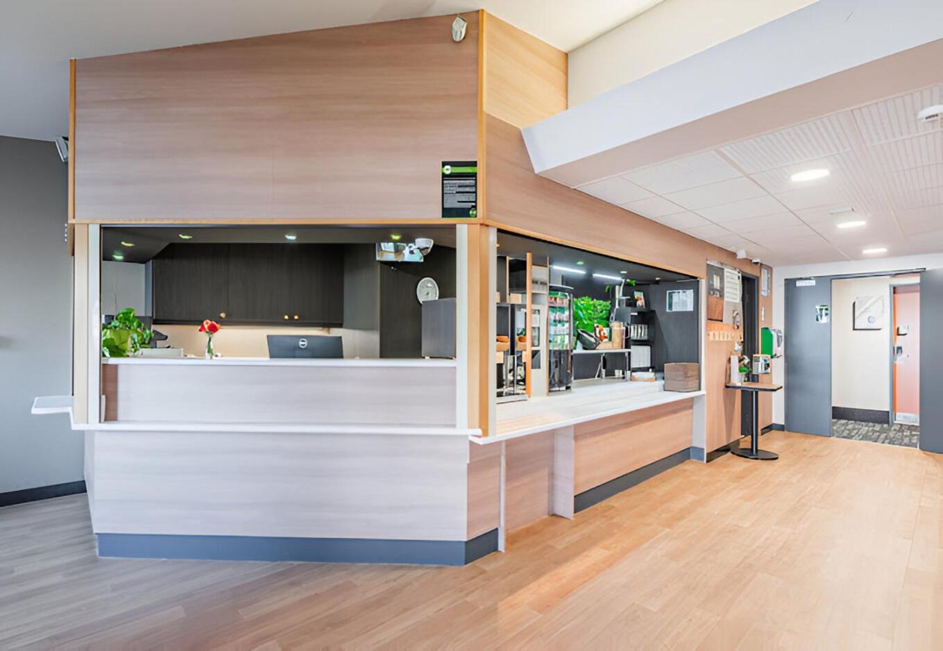 B&B Hotel Strasbourg Aeroport Holtzheim Екстер'єр фото