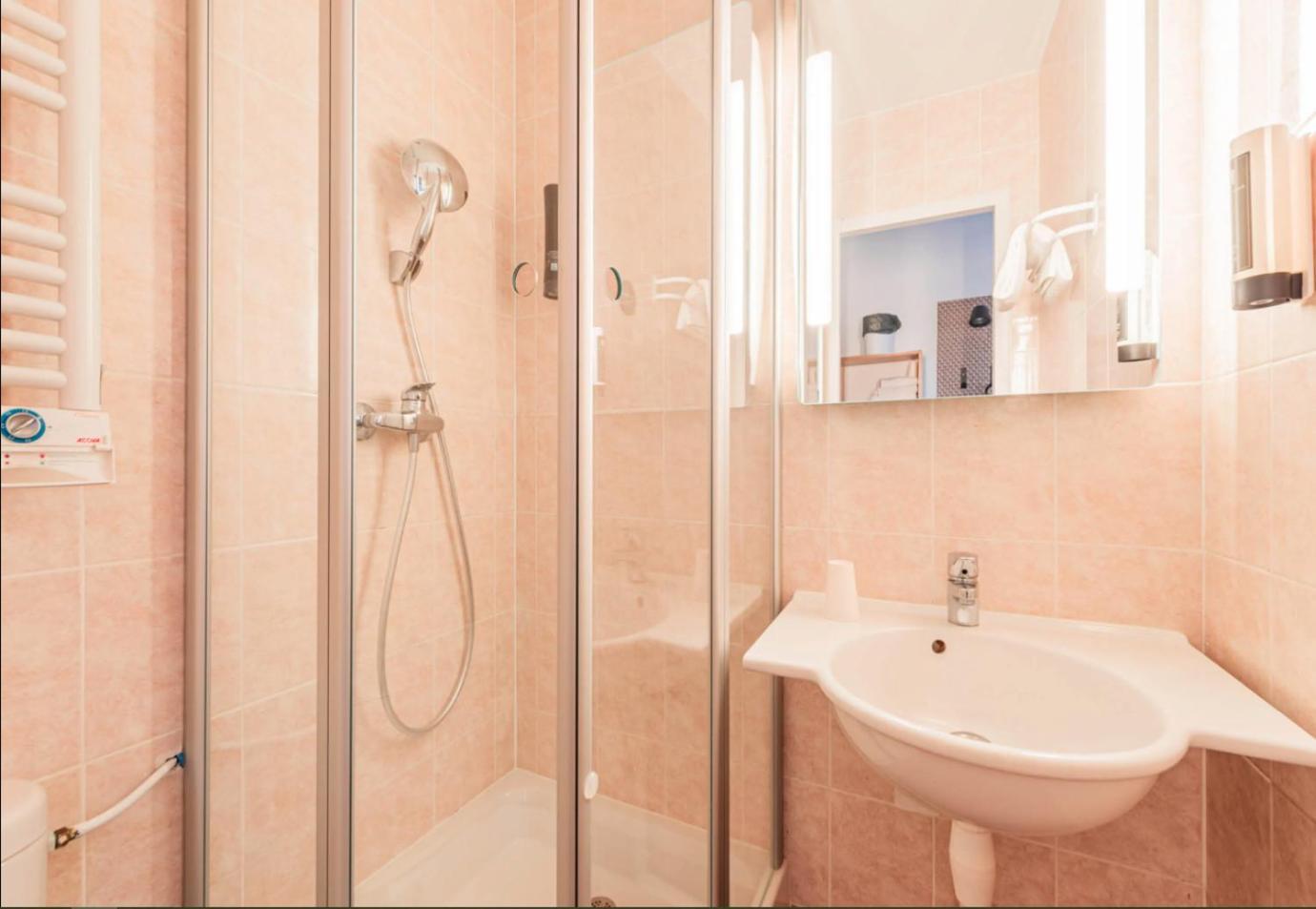 B&B Hotel Strasbourg Aeroport Holtzheim Екстер'єр фото