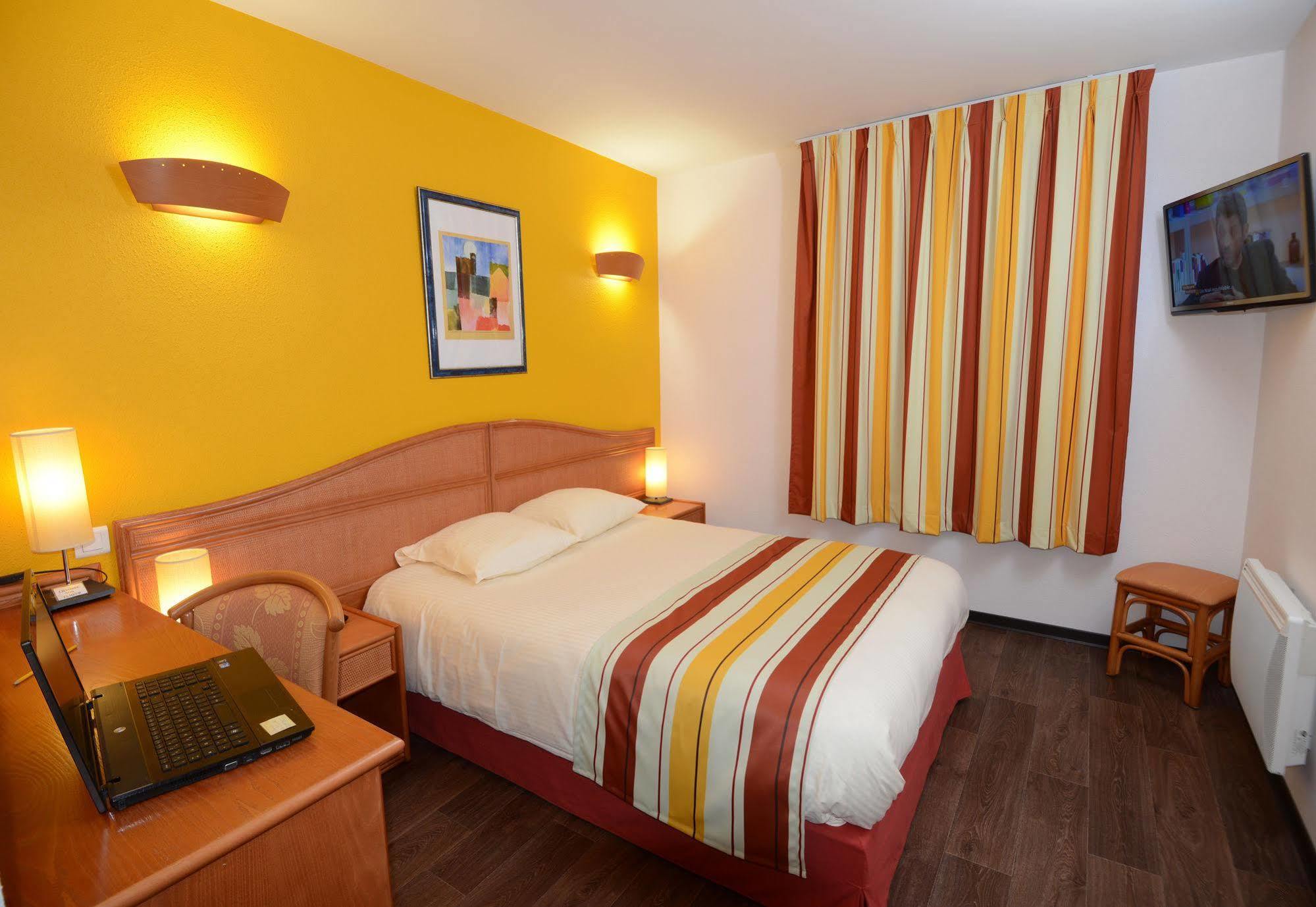 B&B Hotel Strasbourg Aeroport Holtzheim Екстер'єр фото